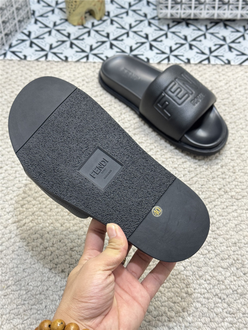 F**di roma slides black