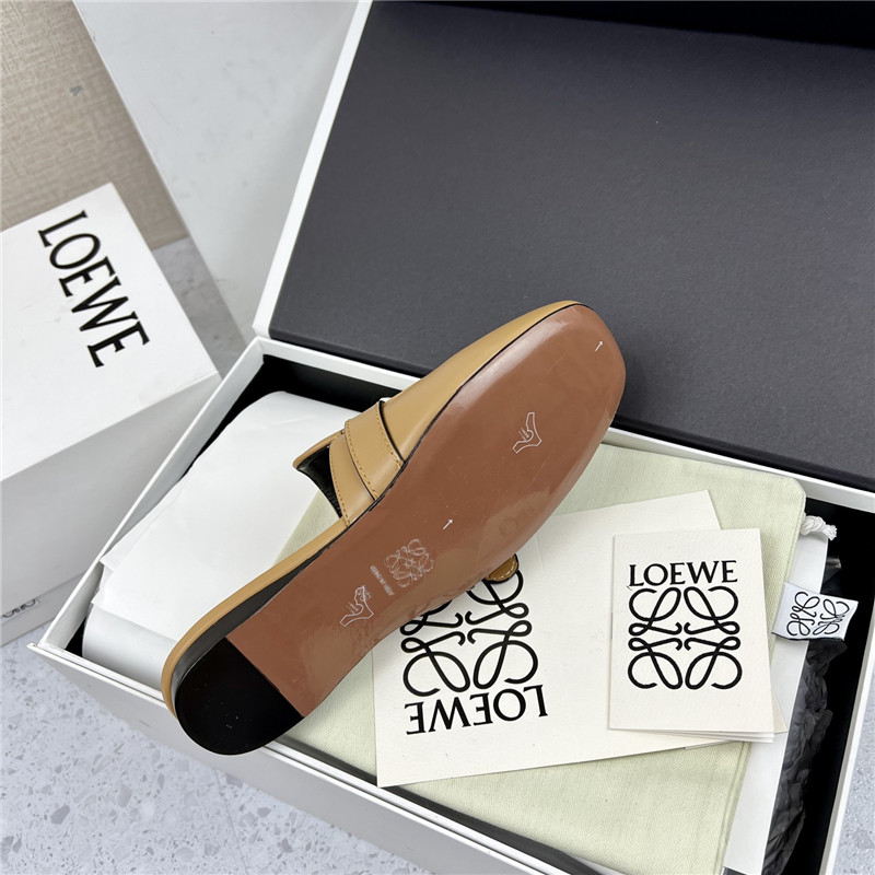 L0ew* gate flat mule in brown