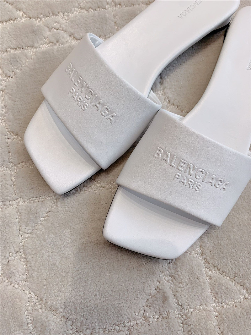 Ba1en*iaga duty free white leather logo slide sandals