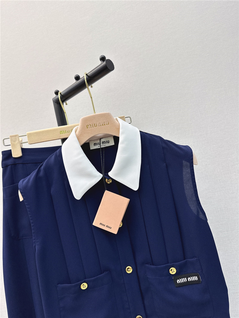 M1um1u sleeveless vest shirt + pleated skirt set replicas clothes