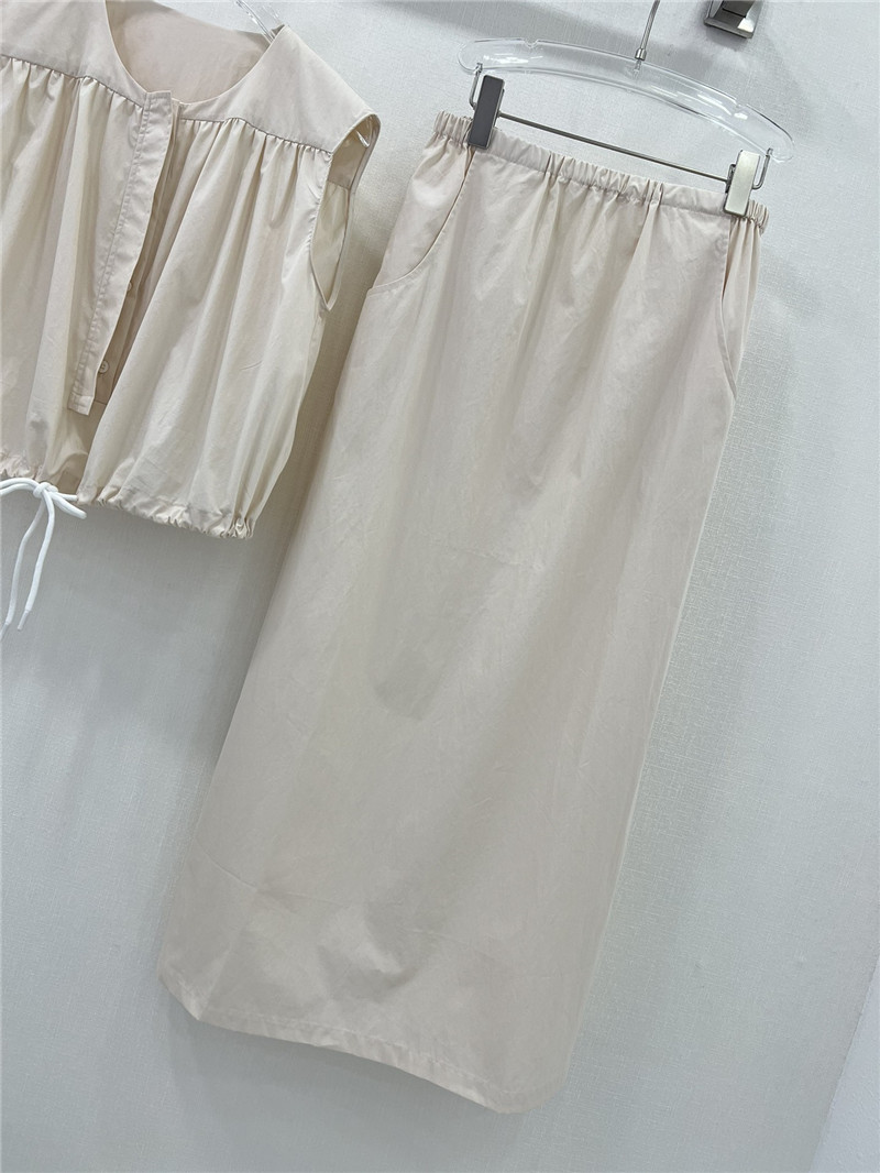 The R0w short vest + straight long skirt replica clothes