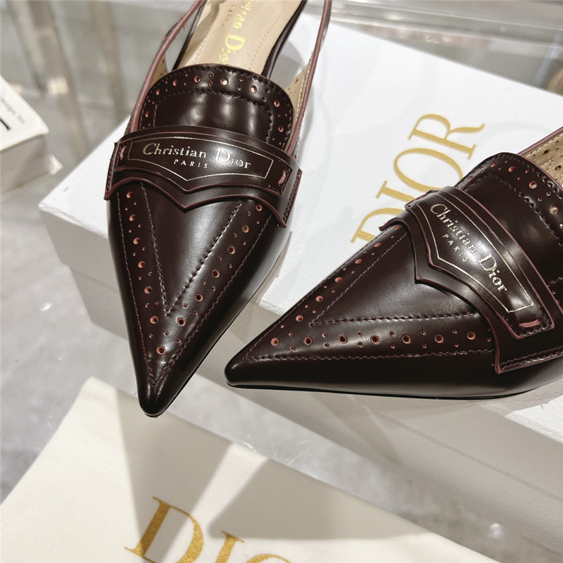 D10r boy slingback pump