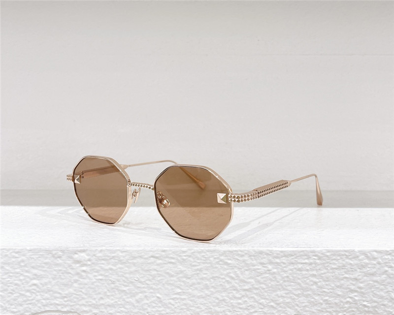 Va1e*ntin0 unique personality sunglasses