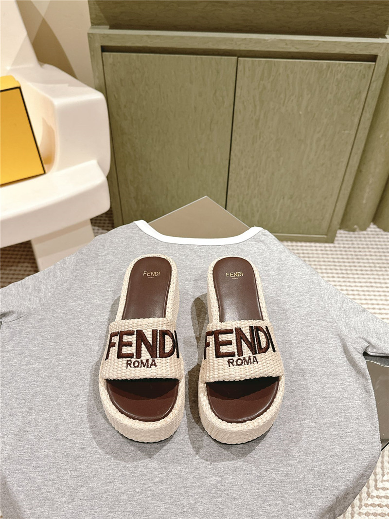 F**di sunshine platform slides women beige