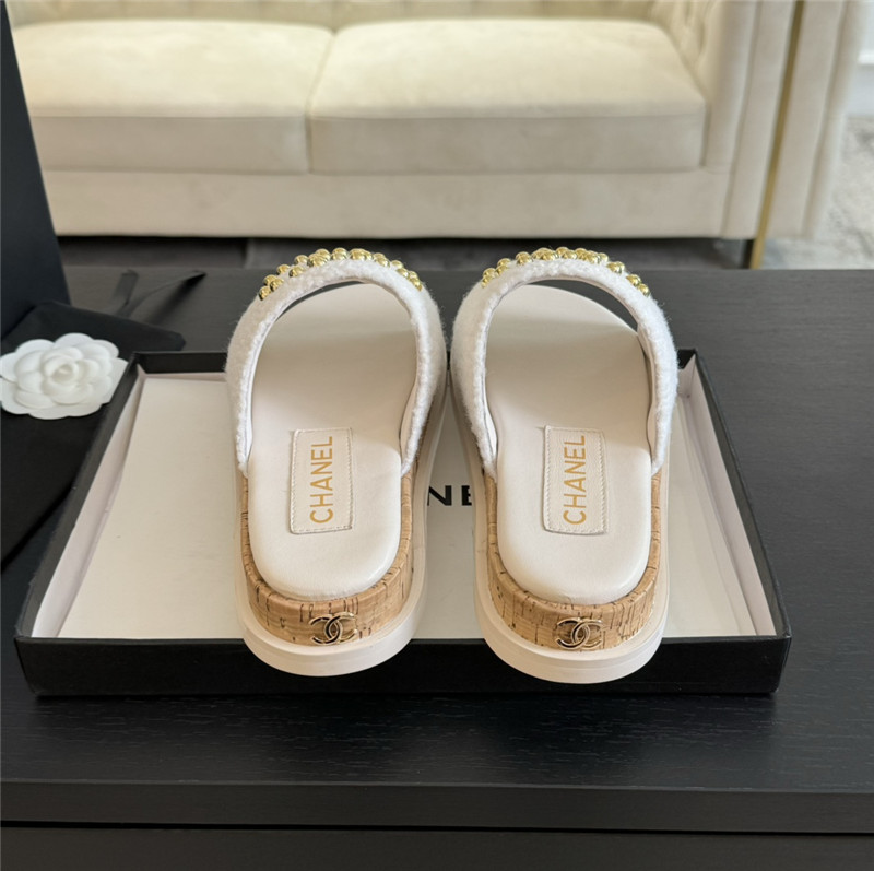 Ch**el logo platform pearl tweed slipper white