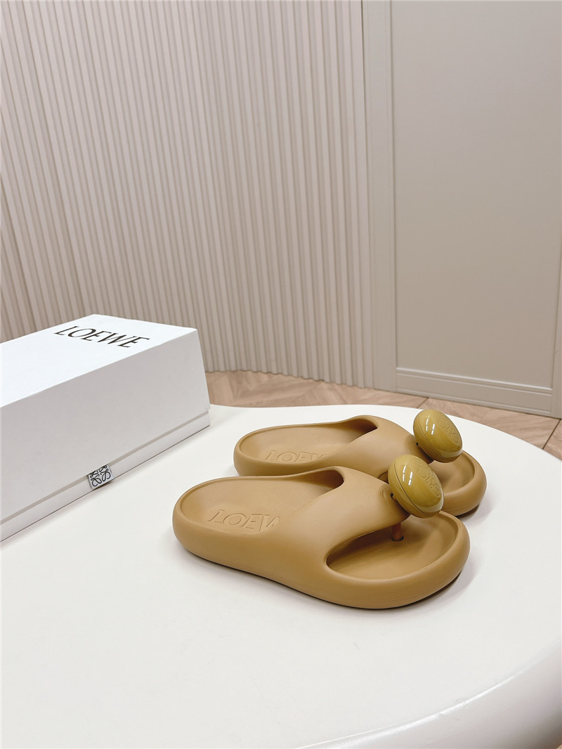 L0ew* bubble thong slide in beige