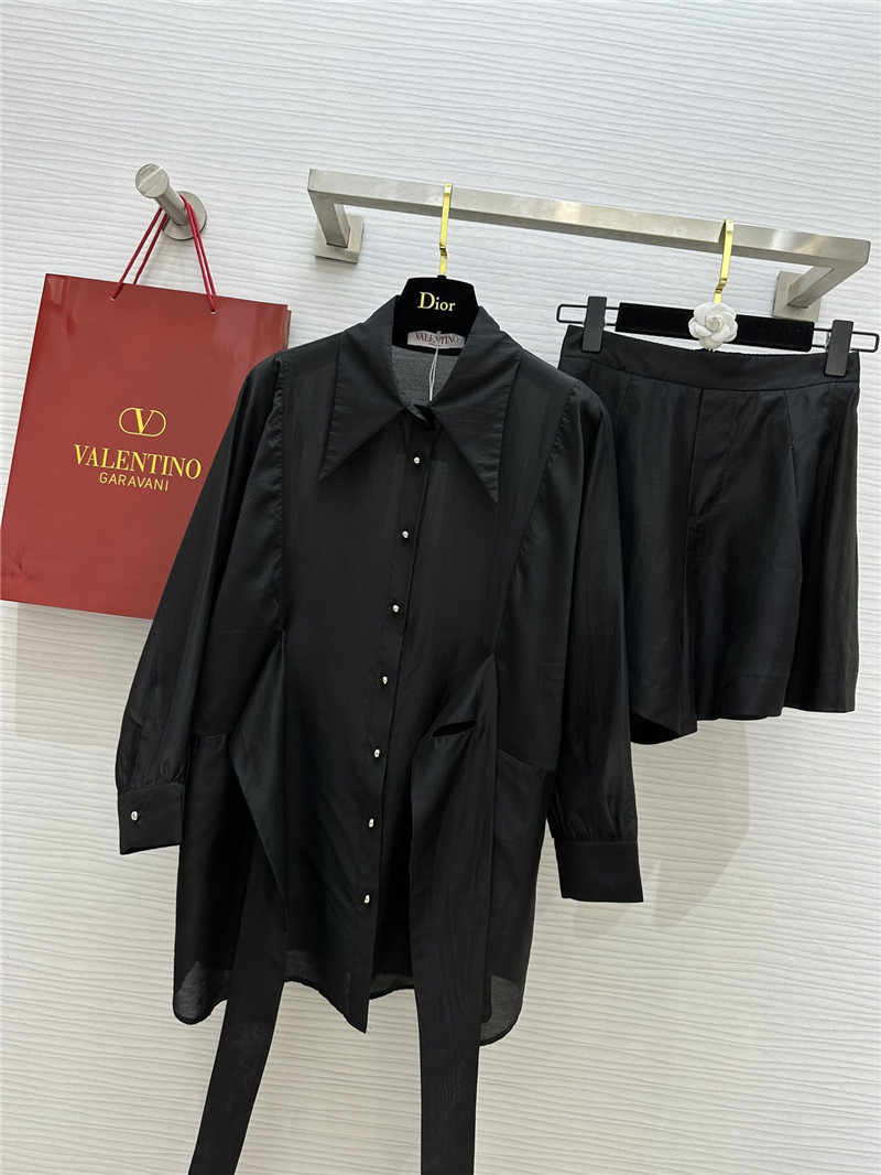 Va1e*ntin0 tie shirt + shorts set replicas clothes