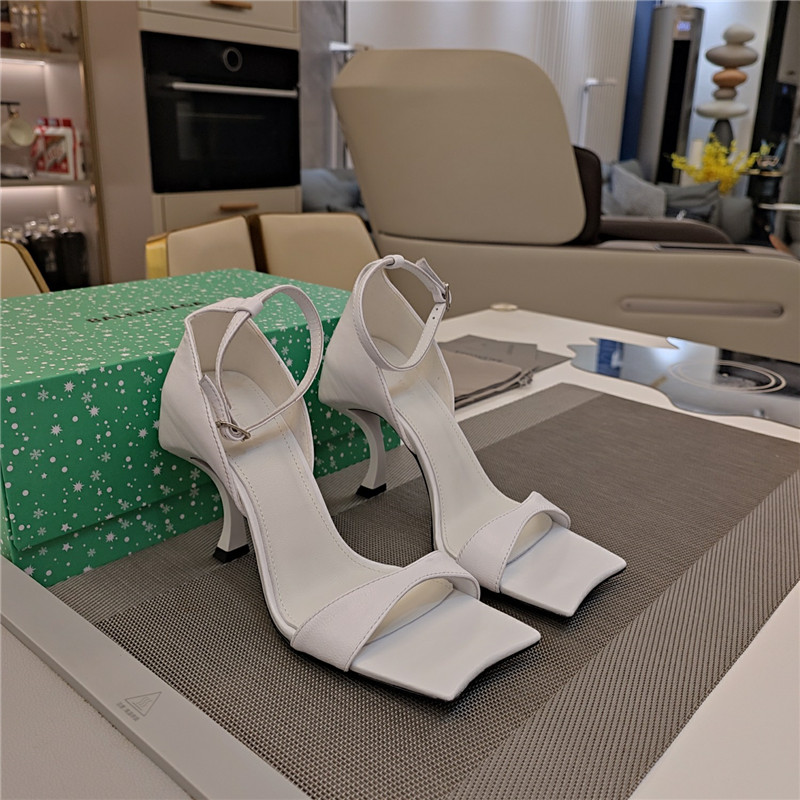 Ba1en*iaga hourglass 100 white leather sandals