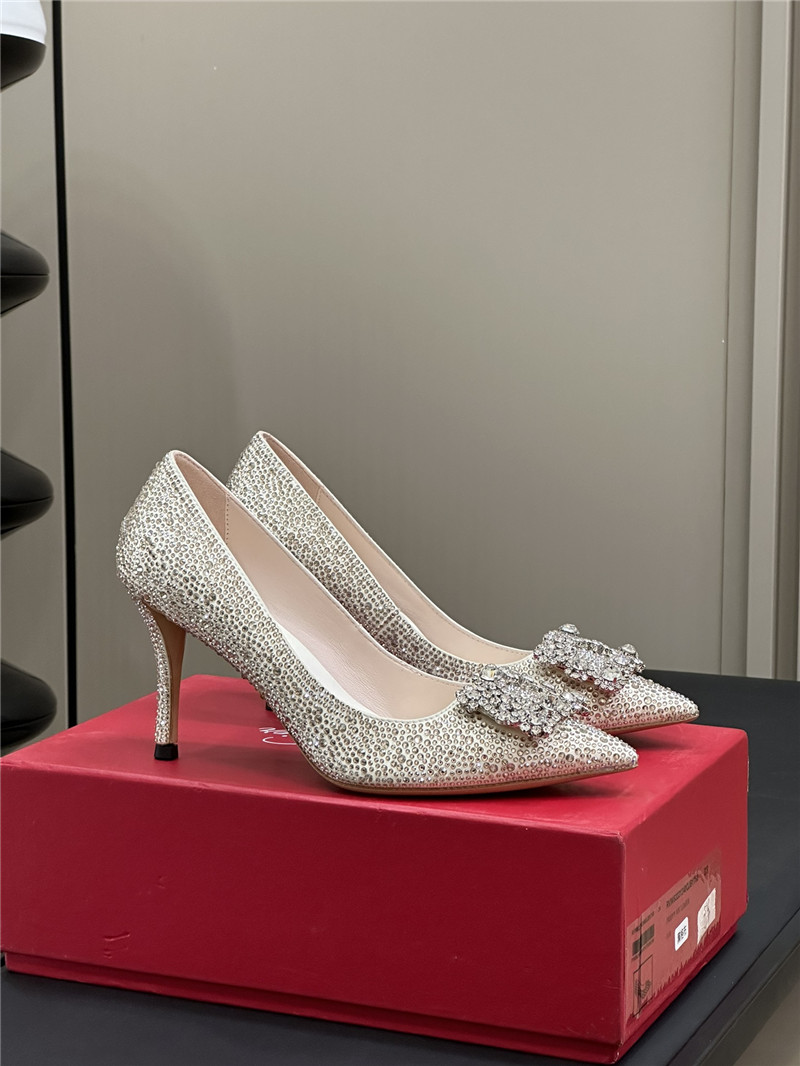 roger u1u1er flower d1am0nd buckle heels