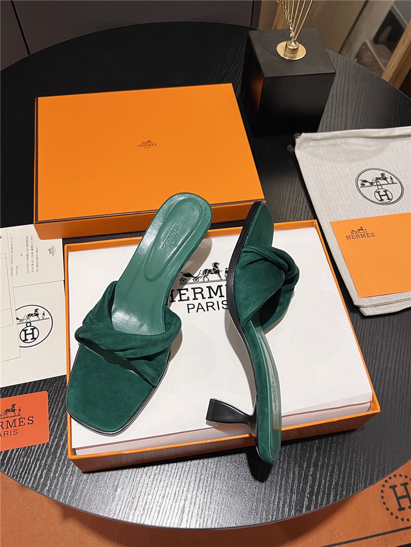 H**me5 green suede giny 55 sandals