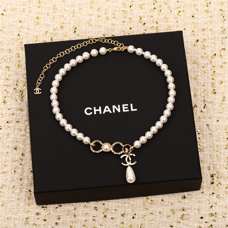 Ch**el necklace