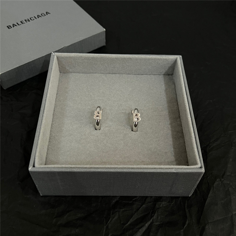 Ba1en*iaga new earrings