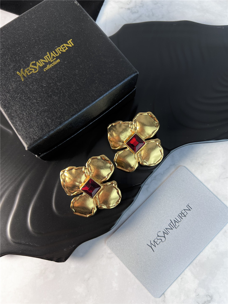 Y51 vintage four petal flower rhinestone earrings