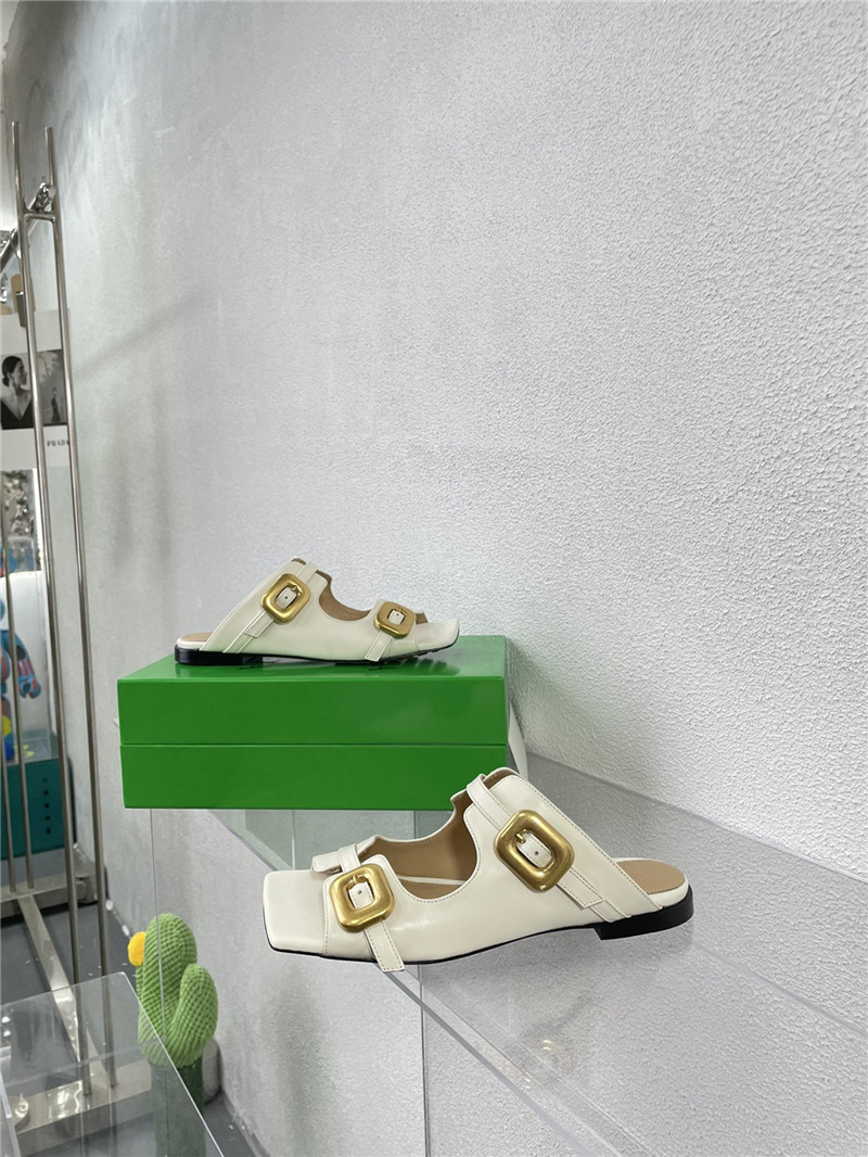 b0tt*ga Ven*ta stretch buckle flat mule