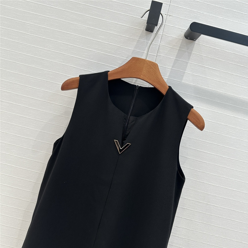 Va1e*ntin0 heavy luxury dress replicas clothes