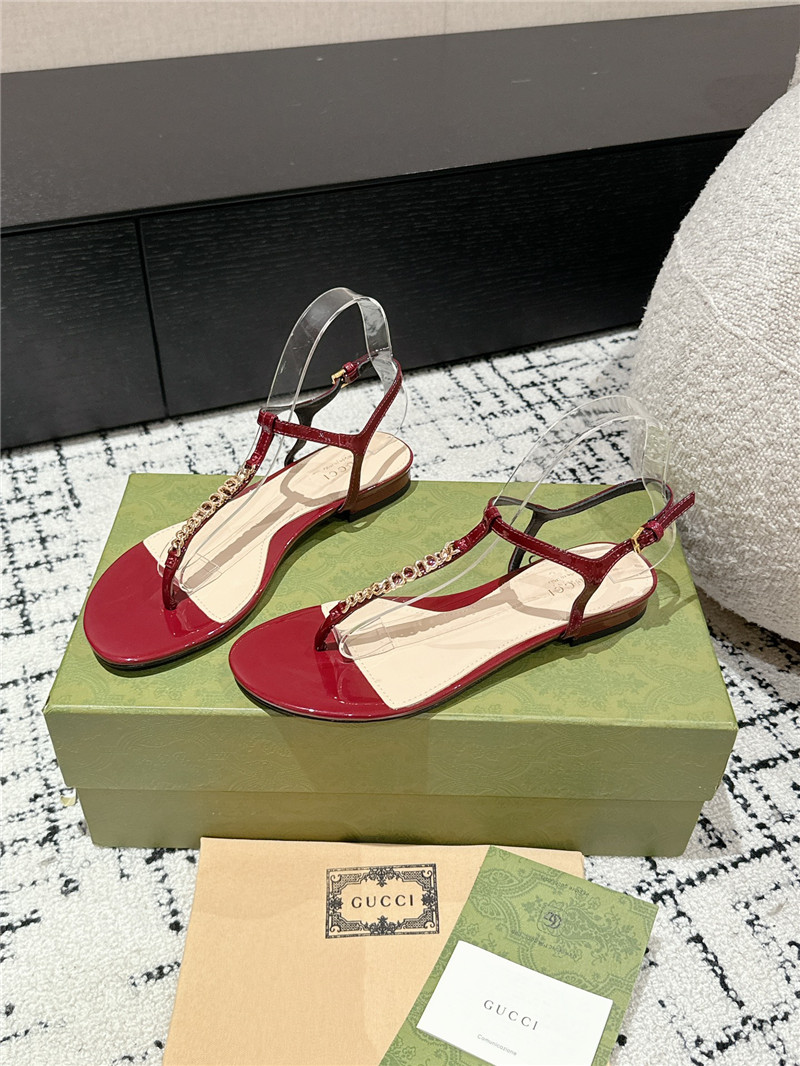 Gvc*1 signoria thong sandal burgundy patent leather