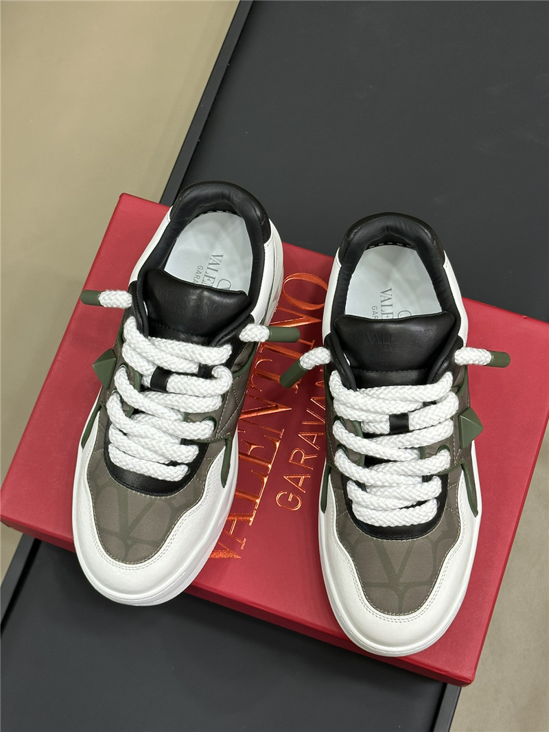 Va1e*ntin0 gray one stud xl low-top sneakers