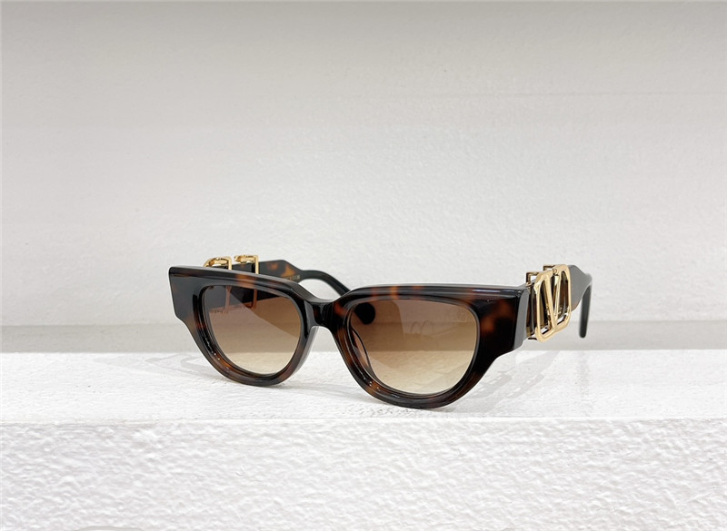 Va1e*ntin0 cat eye sunglasses