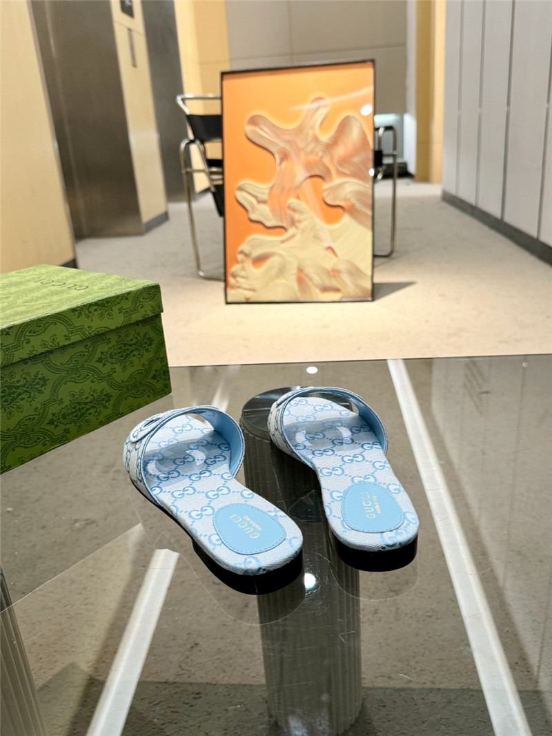 Gvc*1 interlocking g slide sandal in blue gg canvas