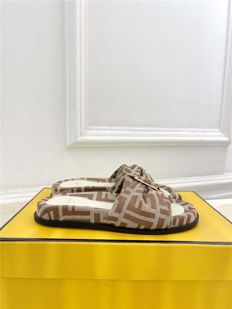 F**di feel brown and white ff jacquard slides