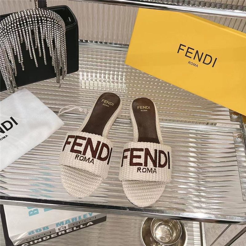 F**di sunshine white raffia flat sandals