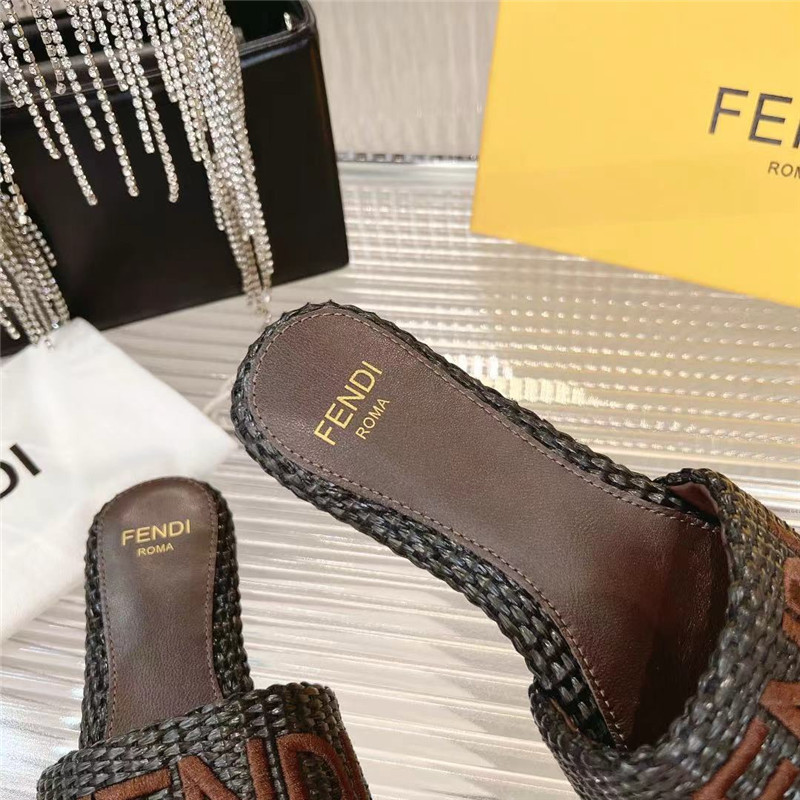 F**di sunshine black raffia flat sandals