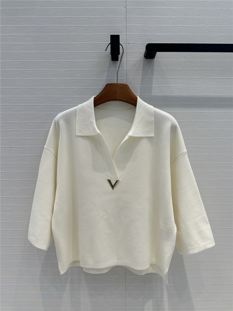 Va1e*ntin0 v logo sweater replica designer clothes