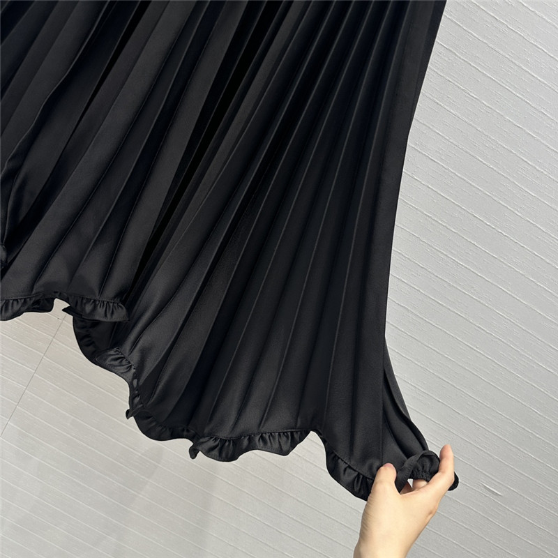Va1e*ntin0 ach**elordion lace skirt replica d&g clothing