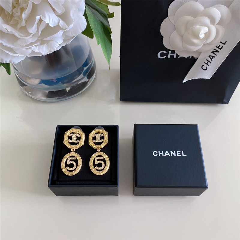 ch**el D1am0nd 8 frame oval 5 earrings