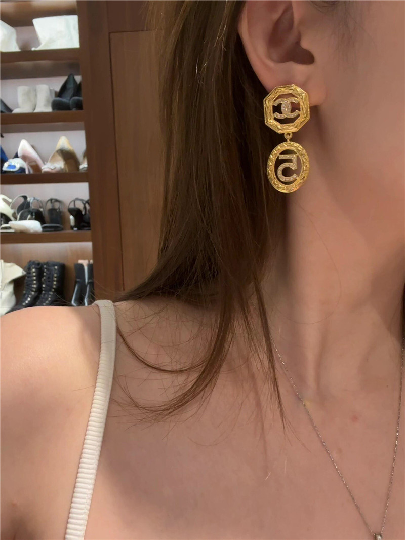 ch**el D1am0nd 8 frame oval 5 earrings