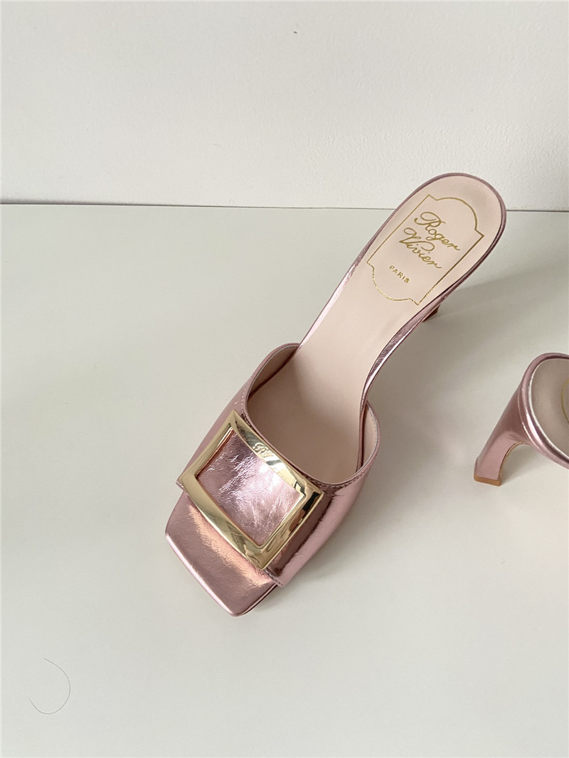 roger u1u1er trumpet mules in rose metallic leather