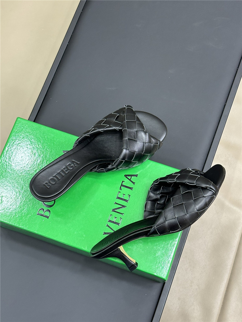 b0tt*ga Ven*ta mid heel blink mule in intrecciato black