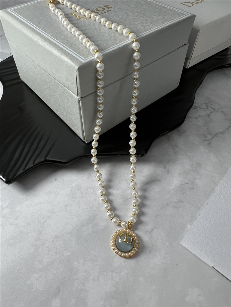 D10r new necklace