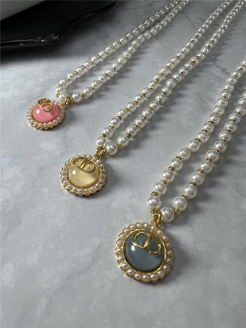 D10r new necklace