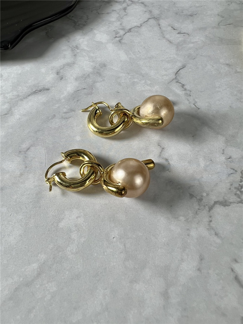 Ce1i*e buckle earrings