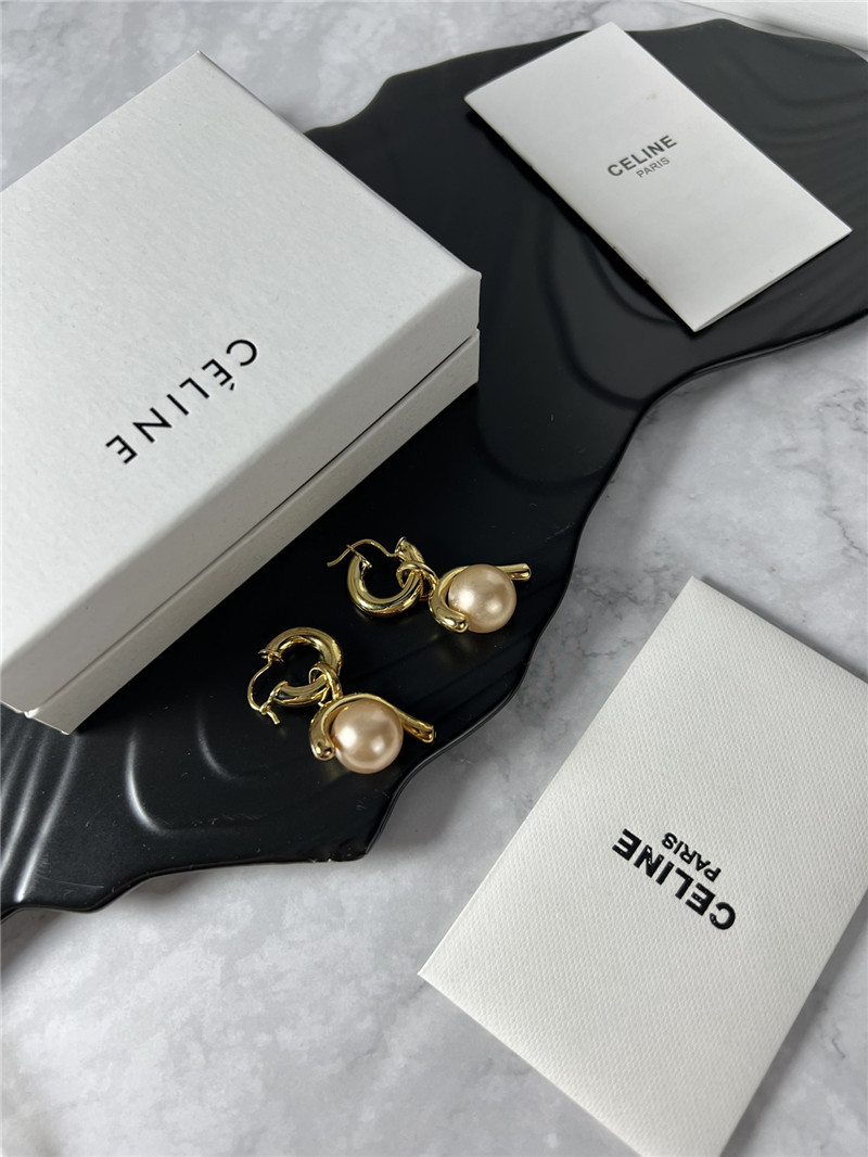 Ce1i*e buckle earrings