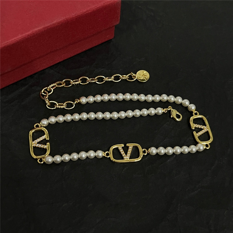 Va1e*ntin0 new necklace
