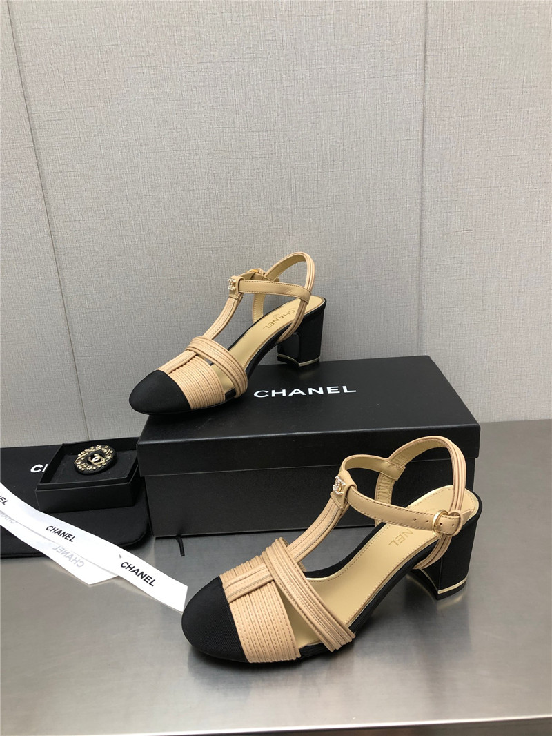 Ch**el cruise 2022/23 beige & black lambskin slingbacks pumps