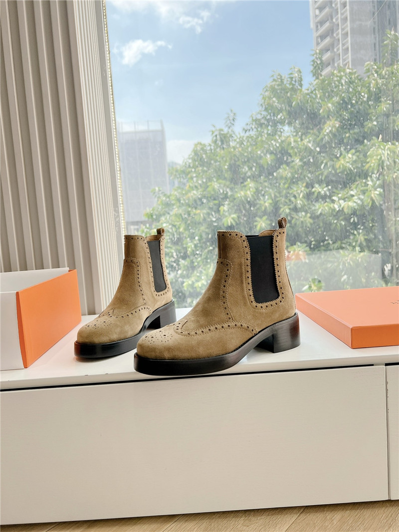 H**me5 beige suede chelsea boots
