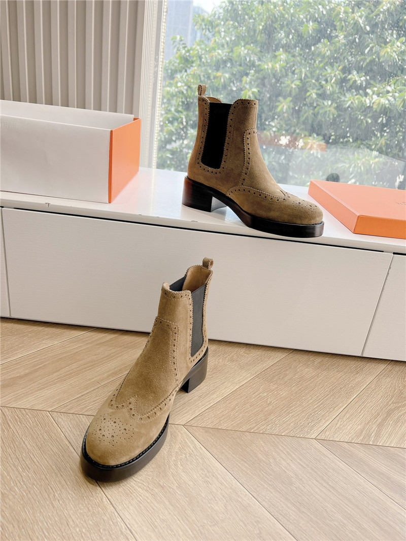 H**me5 beige suede chelsea boots