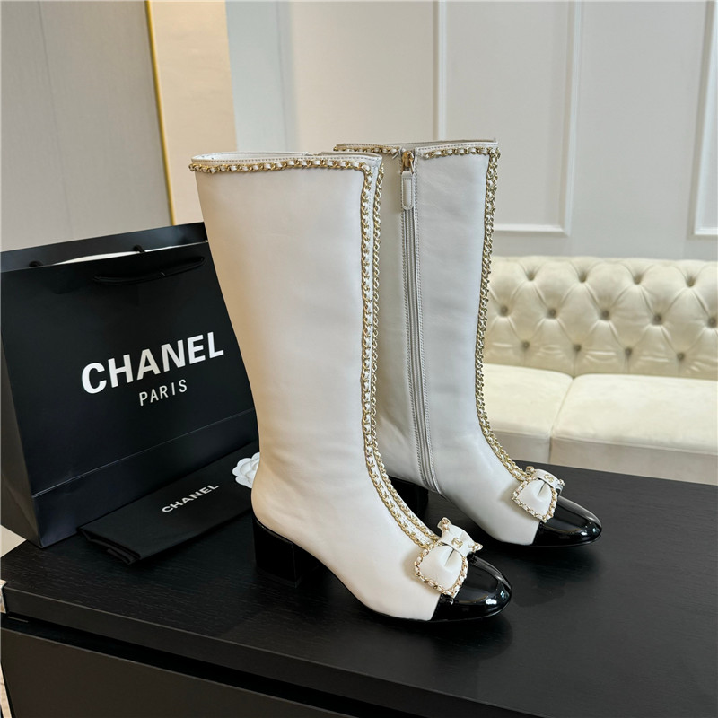 Ch**el calfskin bow patent leather keen high boots