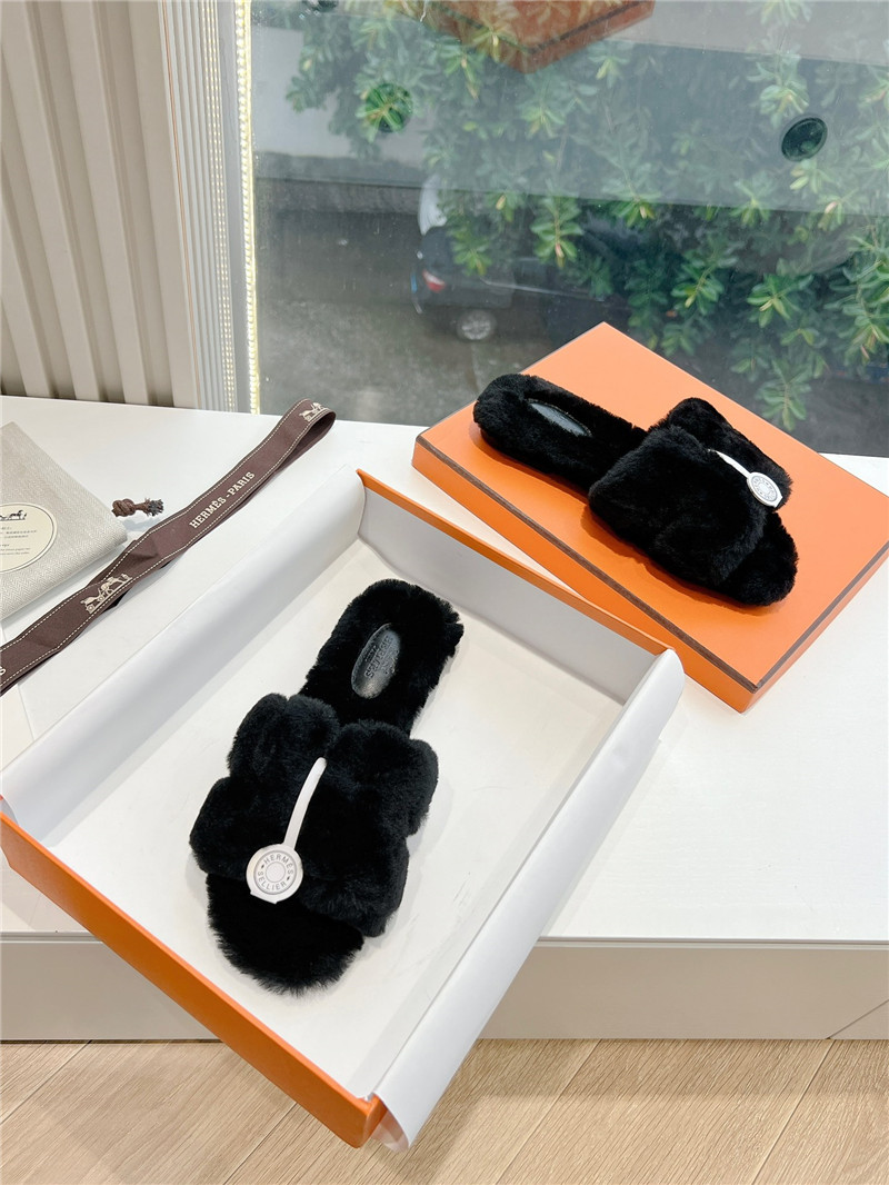 H**me5 shearling h cut-out izmir sandal black