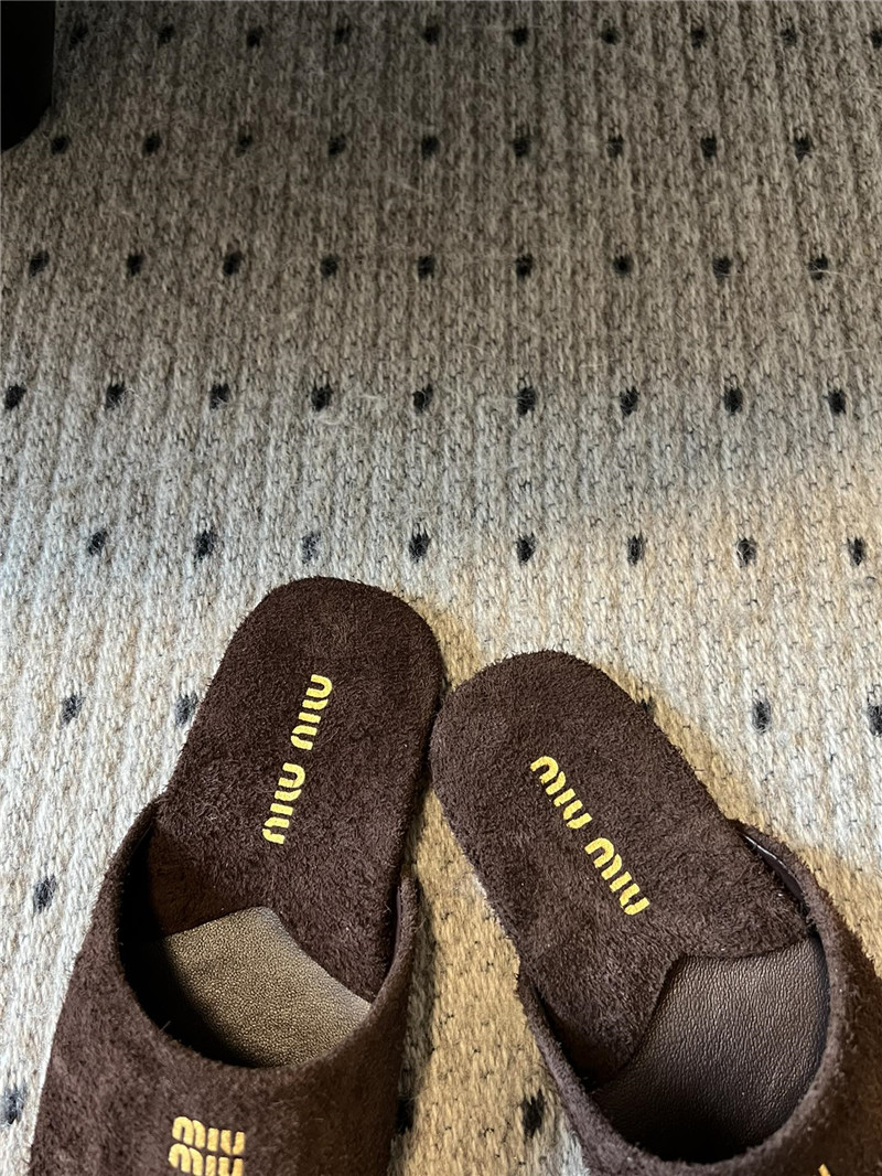 m1um1u lazy closed toe half slippers Marg*e1a replica shoes
