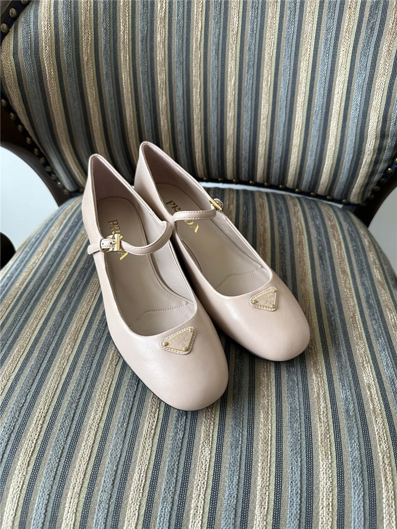 Pra*a water lily nappa leather mary jane pumps