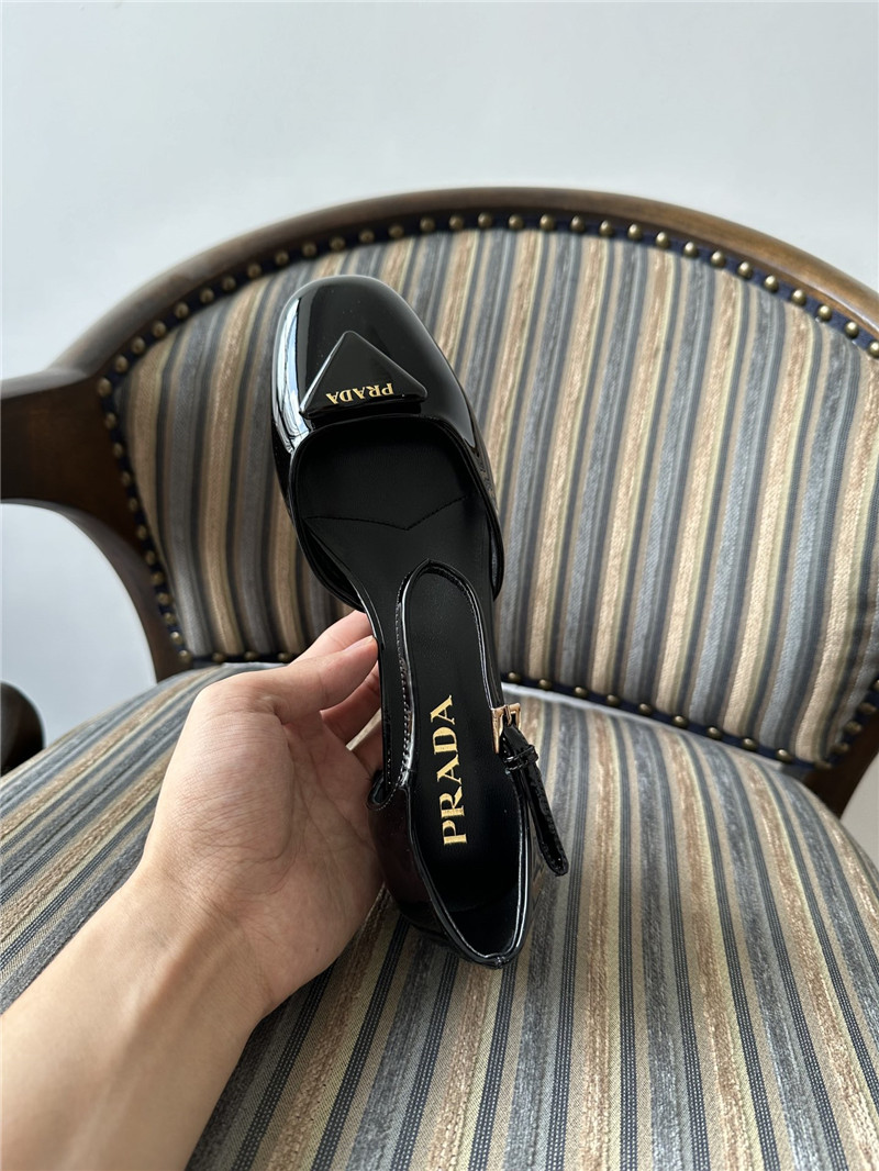 Pra*a black patent leather mary jane pumps