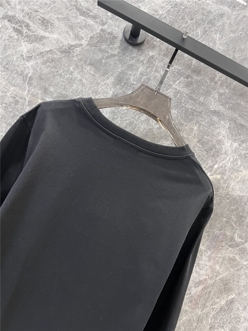 Ch**el round neck long sleeve t-shirt replica d&g clothing