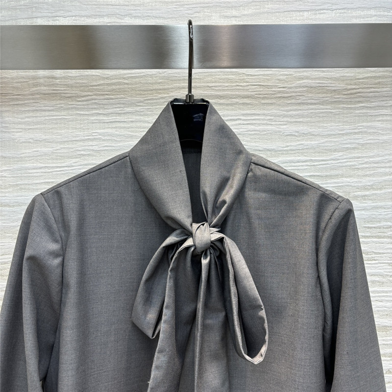 Va1e*ntin0 high-grade grey ribbon shirt replica clothing