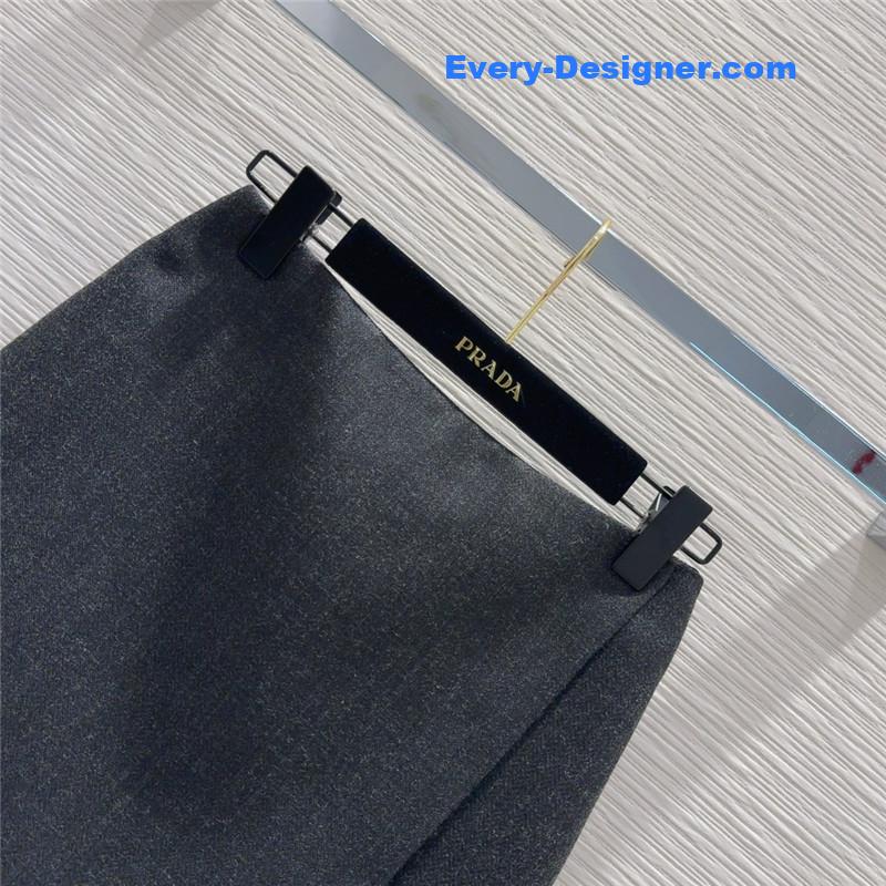 Pra*a classic logo suit replica clothing sites
