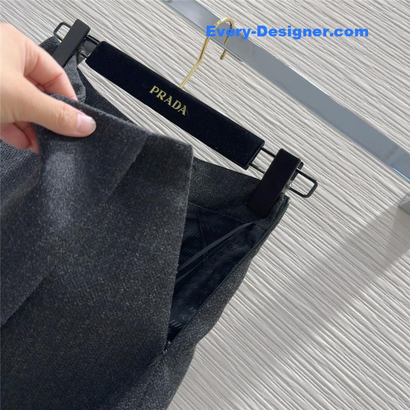 Pra*a classic logo suit replica clothing sites