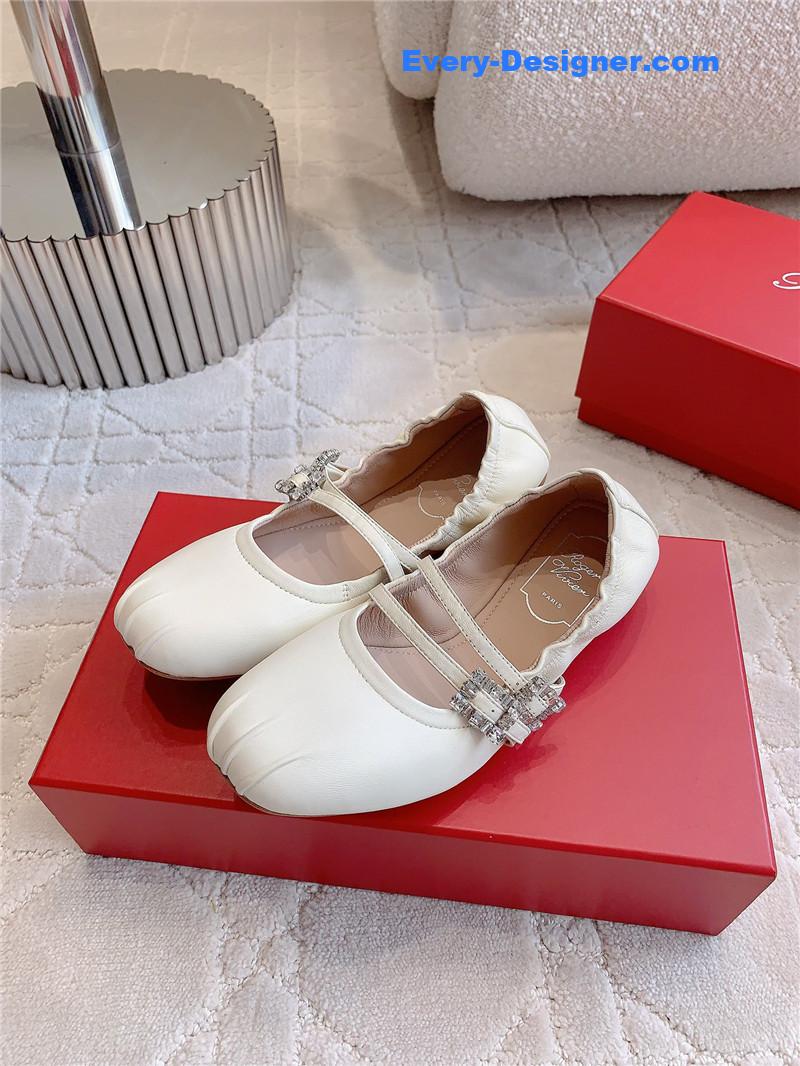 roger u1u1er mary janes in off-white nappa leather